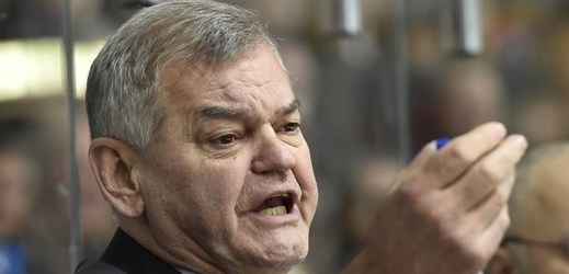 Trenér hokejové reprezentace Vladimír Vůjtek.