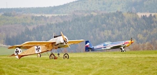 V Plasích se koná o víkendu velká letecká show Den ve vzduchu.