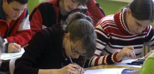 Studenti při testu (ilustrační foto).