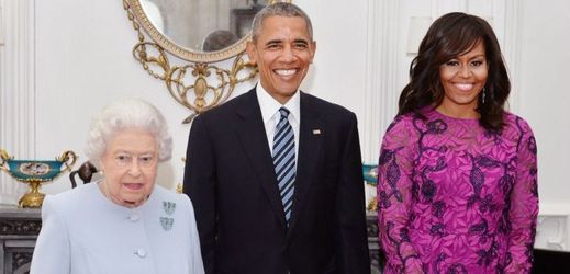 Obamovi s britskou královnou Alžbětou II.