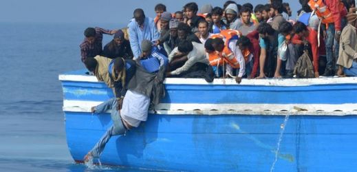 Záchrana libyjských migrantů (ilustrační foto). 