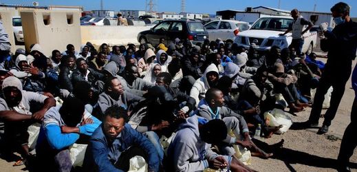 Migranti v Libyi.