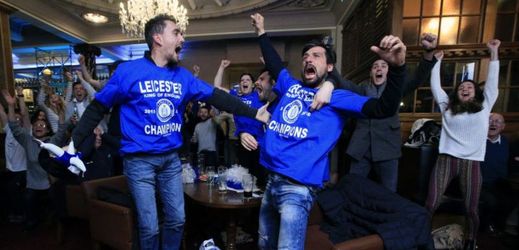 Fanoušci Leicesteru slaví senzační titul. 