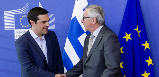 Řecký premiér Alexis Tsipras a předseda Evropské komise Jean-Claude Juncker.