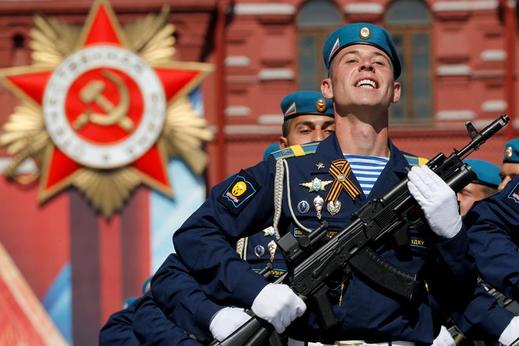 Nadšený ruský voják.
