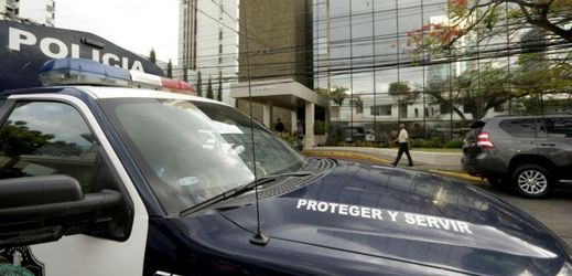 Policie hlídá sídlo firmy Mossack Fonseca (ilustrační foto).