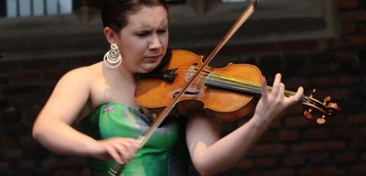 Britská houslistka Chloë Hanslipová.
