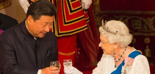 Si Ťin-pching s královnou Alžbětou II. 