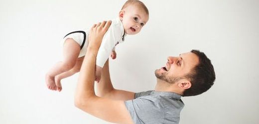 Vláda schválila otcovskou dovolenou (ilustrační foto).
