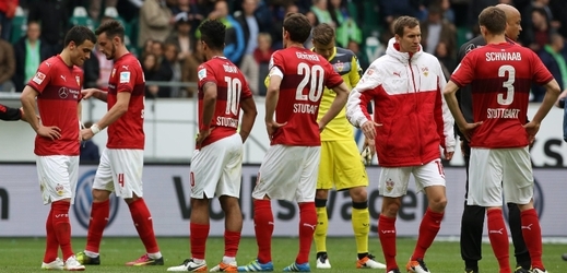 Fotbalisté Stuttgartu sestupují do druhé ligy.