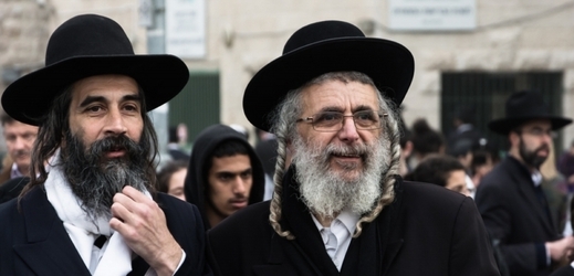 Ortodoxní Židé v Jeruzalémě. 