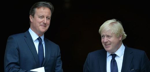 David Cameron (vlevo) a bývalý londýnský starosta Boris Johnson.