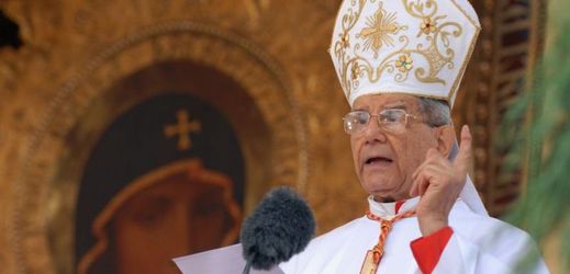 Kardinál Giovanni Coppa při slavnostní poutní mši ve Velehradu na Uherskohradišťsku.