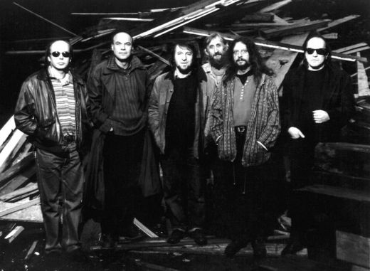 Členové kapely v roce 1997.