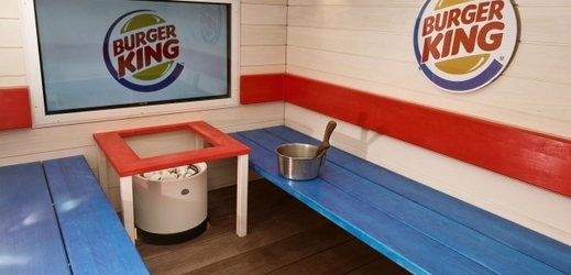 Chutnal by vám hamburger v sauně?