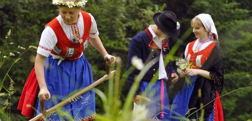 Tradiční akce zvaná Písně kosecké začne na zámeckých loukách v Buchlovicích tuto sobotu 28. května ve 04.30.