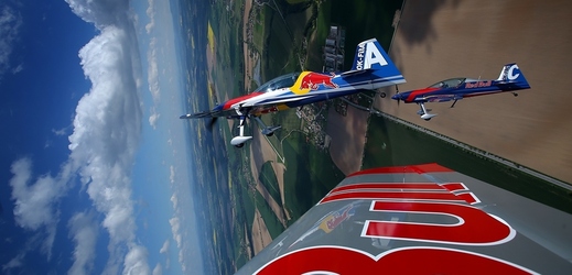 Piloti z formace Flying Bulls patří mezi ty nejlepší v Česku.