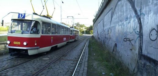 Pražská tramvaj 17 (ilustrační foto).