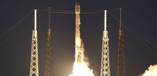 Americká soukromá vesmírná společnost SpaceX zopakovala úspěšné přistání.
