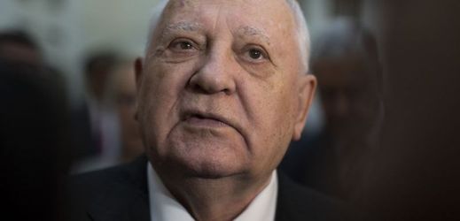 Architekt sovětstké pěrestrojky Michail Gorbačov podpořil anexi Krymu.
