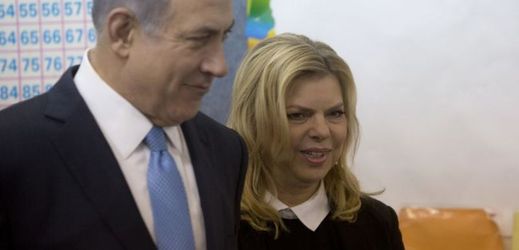 Premiér Benjamin Netanjahu s manželkou Sárou.  