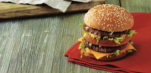 V ČR je nejoblíbenější cheeseburger, hned za ním Big Mac.