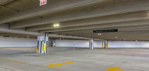 Řidiči budou mít k dispozici více než tisíc parkovacích míst (ilustrační foto).