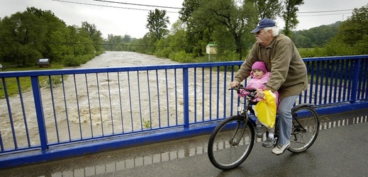 Jednou z rozvodněných řek byla i Olše. 