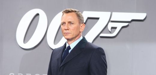 Daniel Craig měl podle smlouvy odehrát pět bondovek.