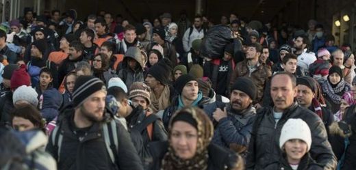 V Řecku uvízlo více než 50 tisíc imigrantů.