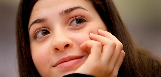 Osmnáctiletá syrská uprchlice Jusra Márdíníová se zúčastní plaveckých soutěží na olympijských hrách v Riu de Janeiro. V Sýrii patřila k plavecké špičce.