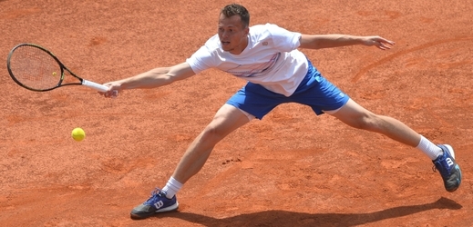 Tenista Adam Pavlásek zvládl lépe české čtvrtfinále challengeru Sparta Prague Open. 