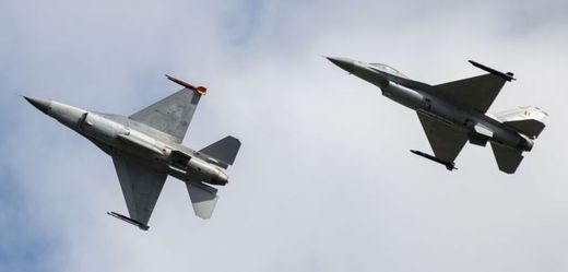 Stíhací letouny typu F-16 (ilustrační foto).
