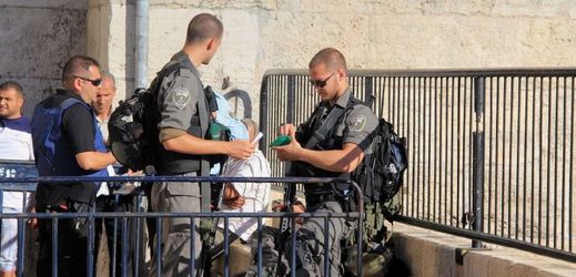 V Izraeli po atentátu panují zvýšené bezpečností opatření.