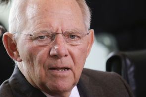 Německý ministr financí Wolfgang Schäuble varuje před brexitem.