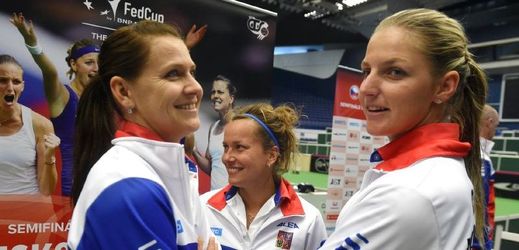 Zleva jsou Lucie Šafářová, Barbora Strýcová a Karolína Plíšková.