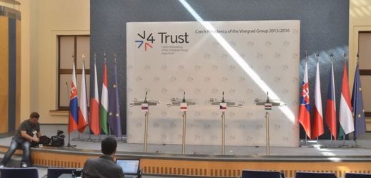 Mimořádný summit V4 v době předsednictví České republiky.