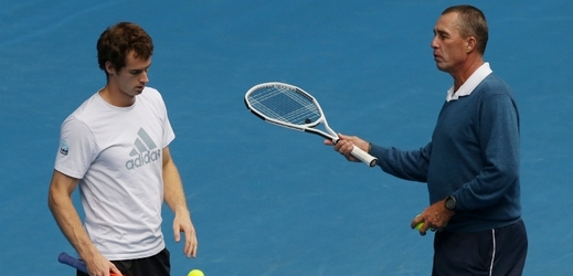 Skotský tenista Andy Murray se svým trenérem Ivanem Lendlem v roce 2013.