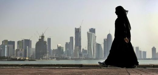 Katarský soud vynesl rozsudek, žena zaplatí pokutu a bude vyhoštěna ze země.