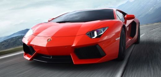 Do výbavy dubajské dopravní policie patří i Lamborghini Aventadot.