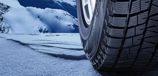 Jet do Itálie na zimních pneumatikách se nemusí vyplatit (ilustrační foto).
