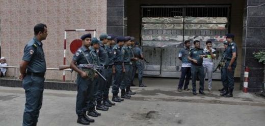 Bangladéšská policie uskutečnila celostátní razii.