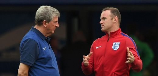 Trenér anglické fotbalové reprezentace Roy Hodgson a kapitán Wayne Rooney.