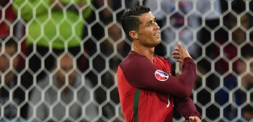 Velmi kritický byl po úterní remíze 1:1 s Islandem v Saint-Étienne k výkonu soupeře portugalský kapitán Cristiano Ronaldo. 