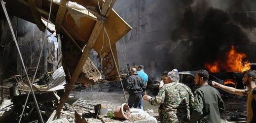 Zničené budovy po bombovém útoku v Damašku z 11. června.