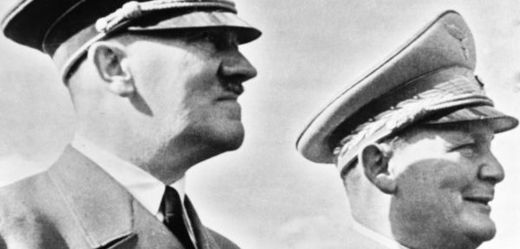 Nacistický vůdce Adolf Hitler (vlevo) a říšský maršál Hermann Göring.