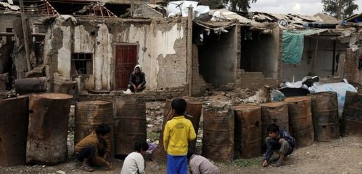 V Jemenu se bojuje od roku 2014, kdy šíité obývající sever země obsadili metropoli Saná a postupovali dál na jih (ilustrační foto).