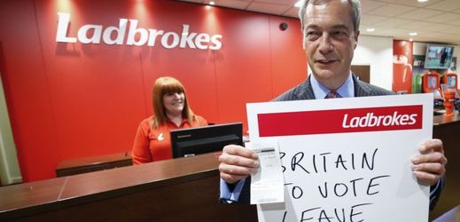 Zastánce brexitu Nigel Farage si na vystoupení z EU vsadil (ilustrační foto).