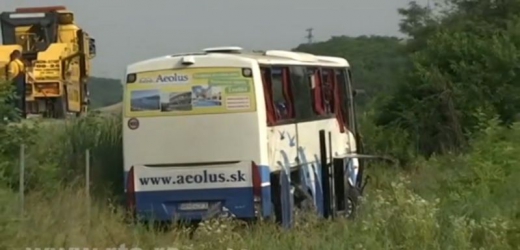 Havárie autobusu cestovní kancelář Aeolus v Srbsku.