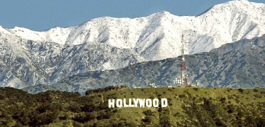 Hollywoodské studio Universal muselo během natáčení seriálu Dig přestěhovat svůj filmový štáb z Izraele do Nového Mexika.